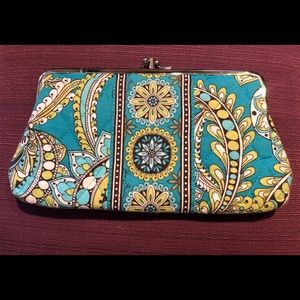 Vera Bradley KISS lock clutch very nice!